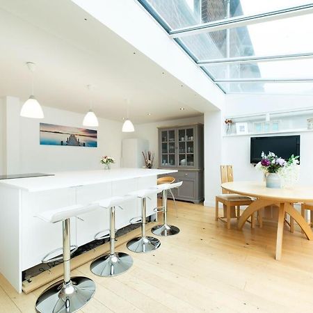 Aderta Stylish House Villa Poole Bagian luar foto