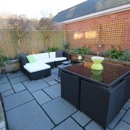 Aderta Stylish House Villa Poole Bagian luar foto