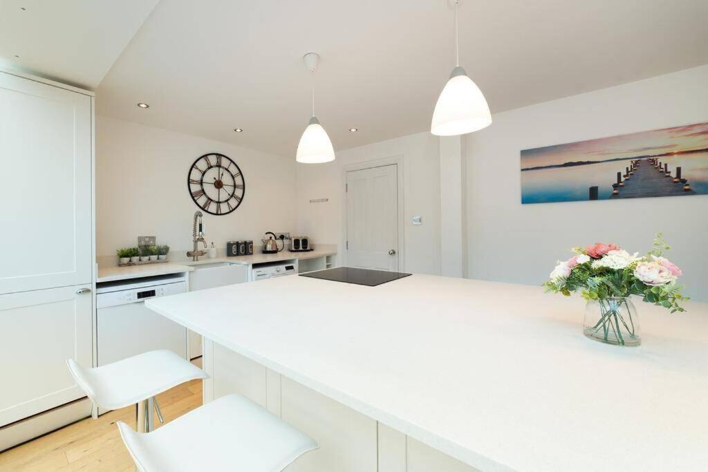 Aderta Stylish House Villa Poole Bagian luar foto