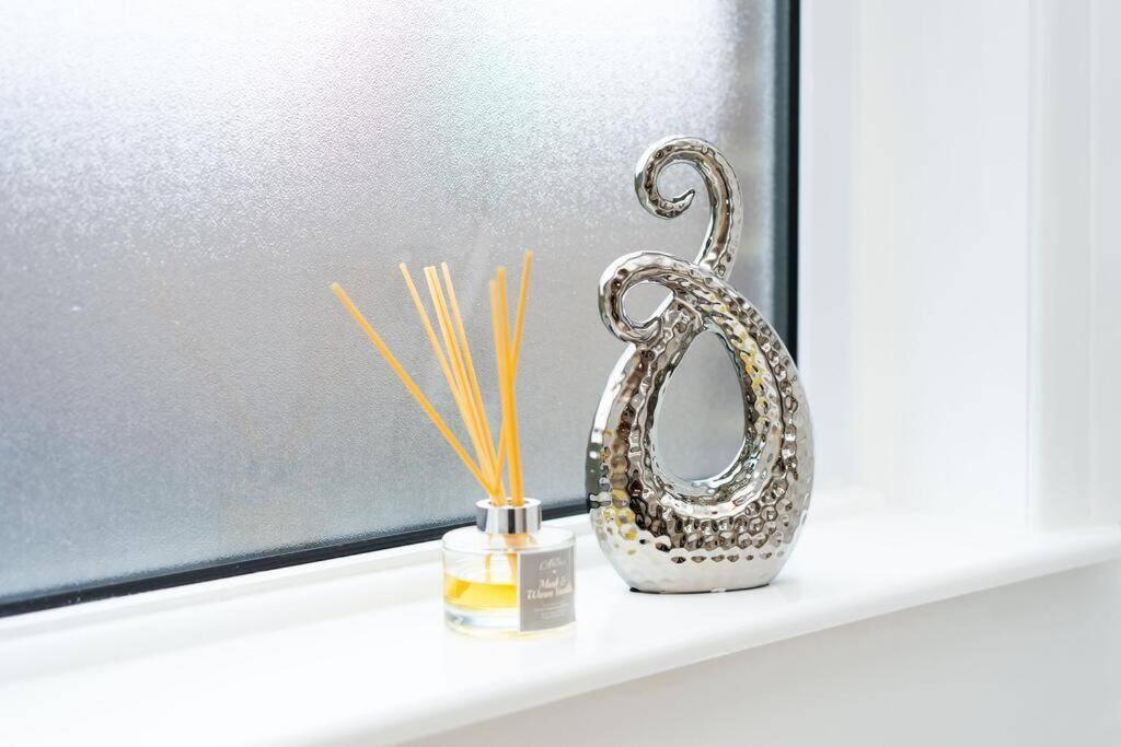 Aderta Stylish House Villa Poole Bagian luar foto
