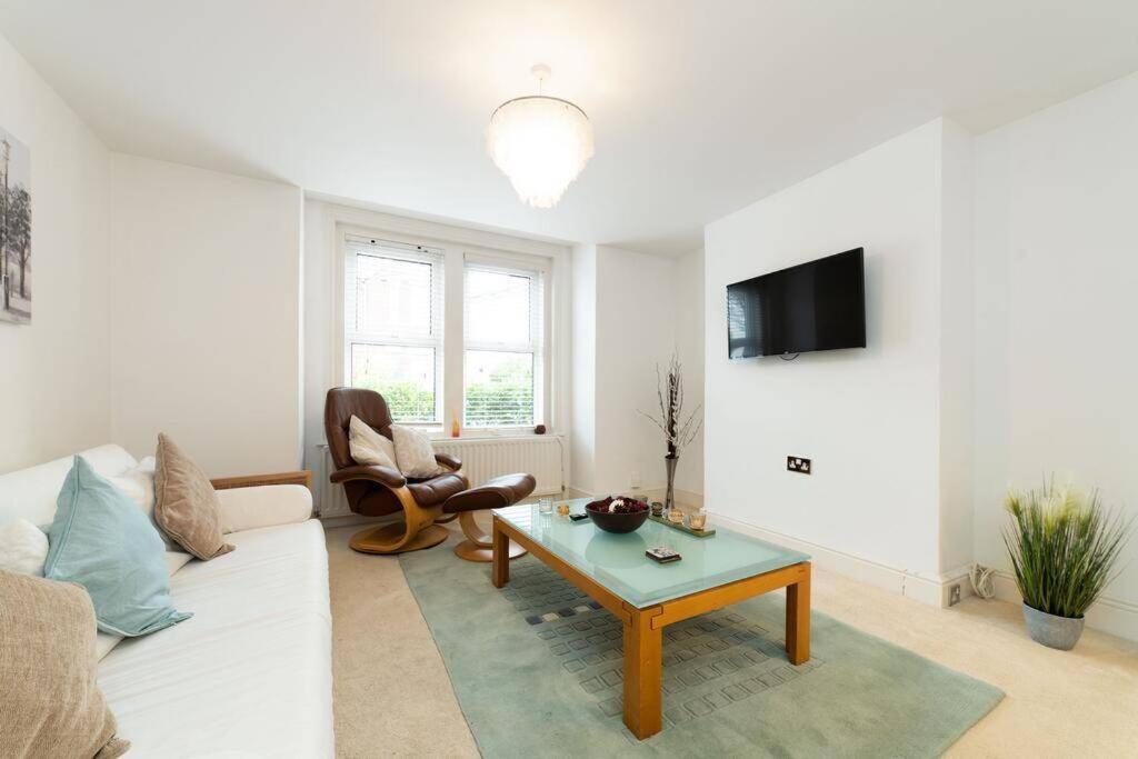 Aderta Stylish House Villa Poole Bagian luar foto