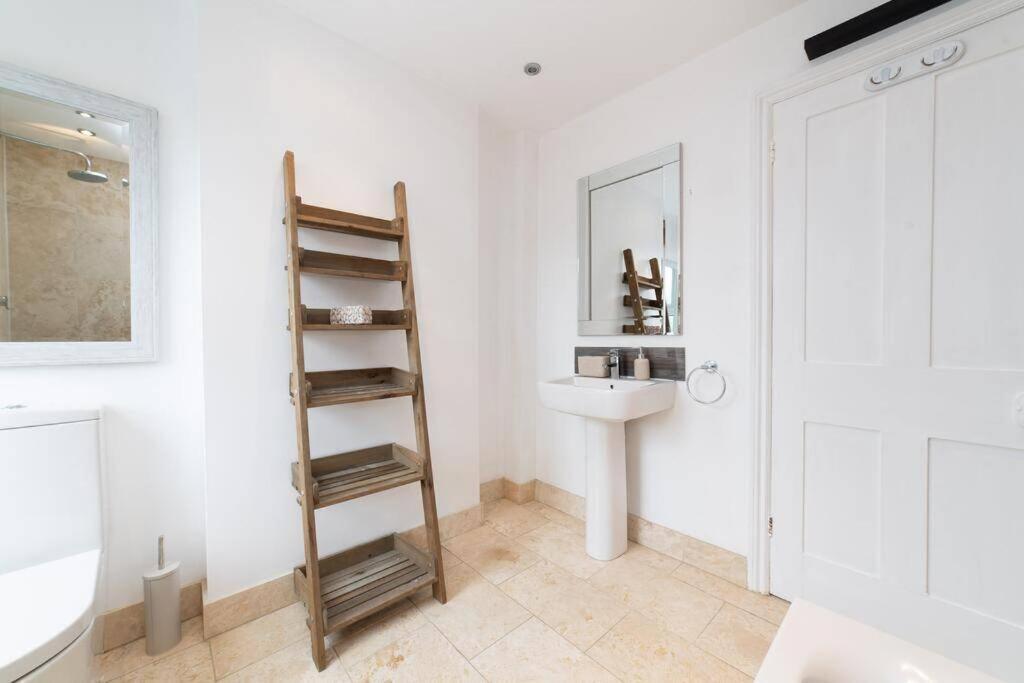Aderta Stylish House Villa Poole Bagian luar foto